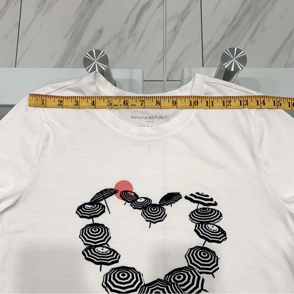 Banana Republic | Women | White Heart Umbrella Graphic Crew Neck Tee | Small - Picture 9 of 9